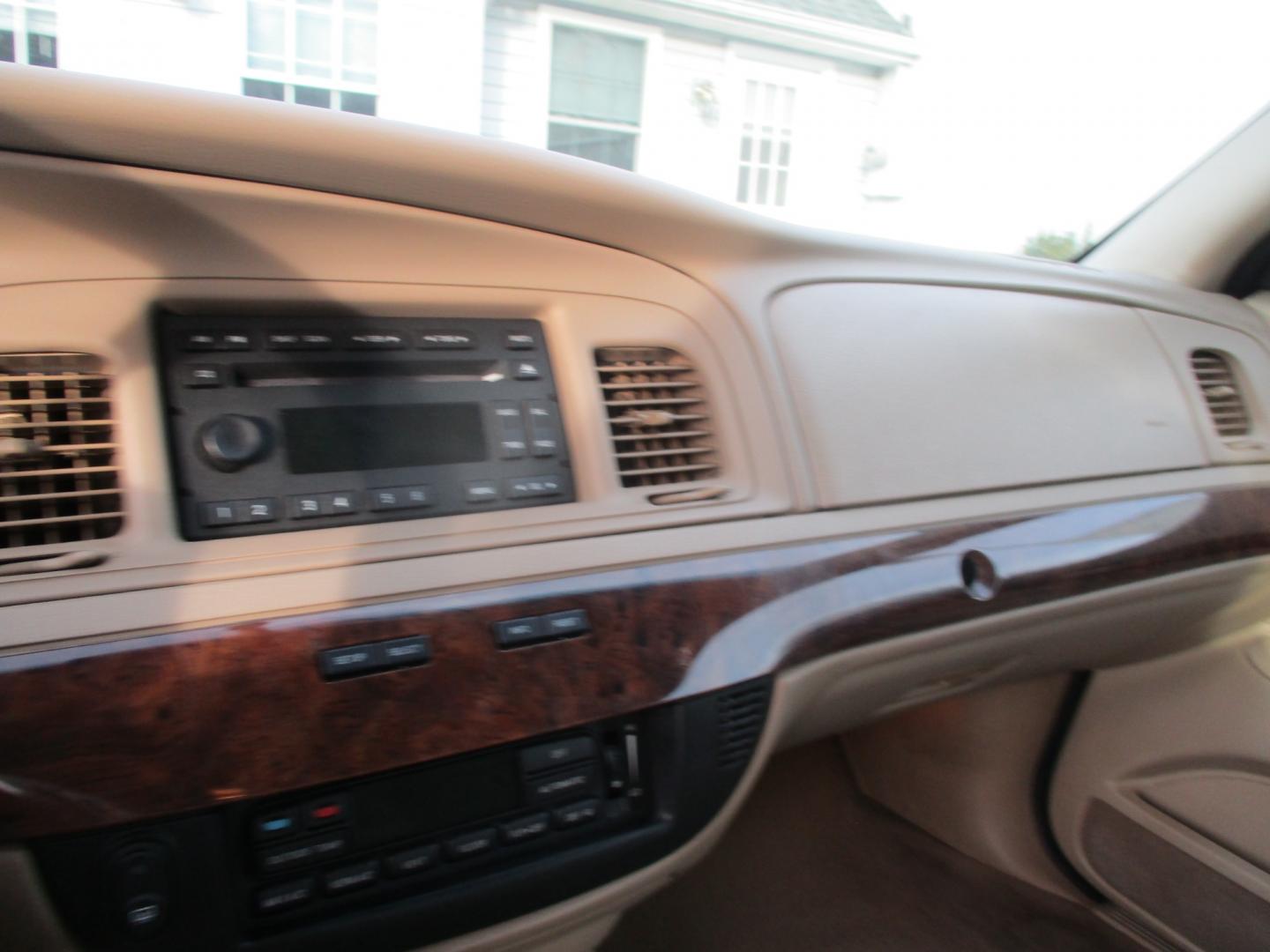 2009 MAROON Mercury Grand Marquis (2MEHM75V09X) , AUTOMATIC transmission, located at 540a Delsea Drive, Sewell, NJ, 08080, (856) 589-6888, 39.752560, -75.111206 - Photo#19